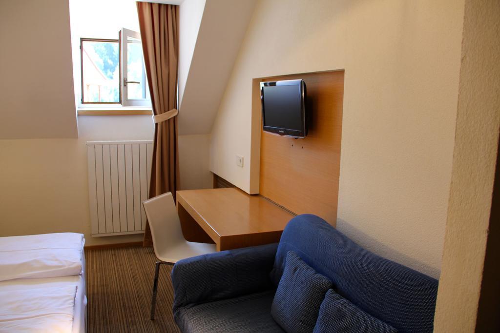 Gasthof Sonne San Lorenzo di Sebato Room photo